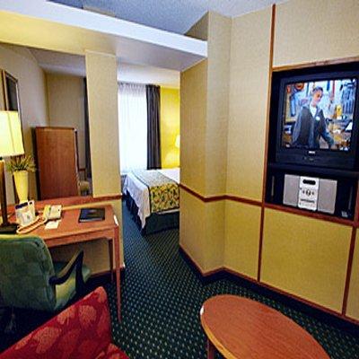 Fairfield Inn And Suites By Marriott Tampa North Room photo